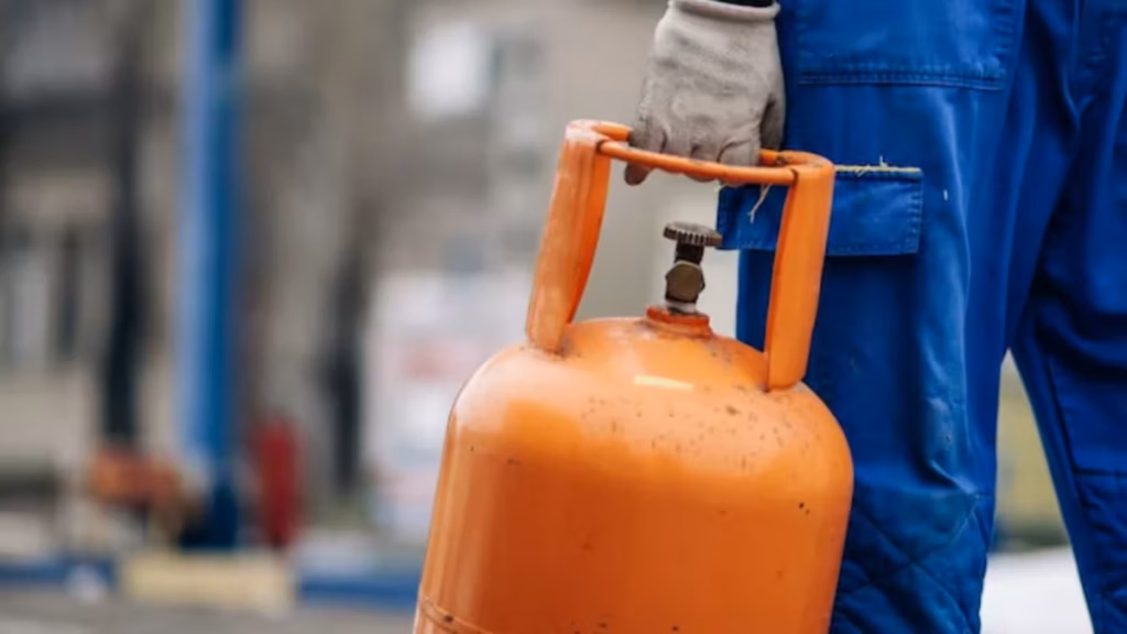 gas cylinder usage 2025 08 07998674efc477d0bfb3c75ccc9c9dd3 16x9